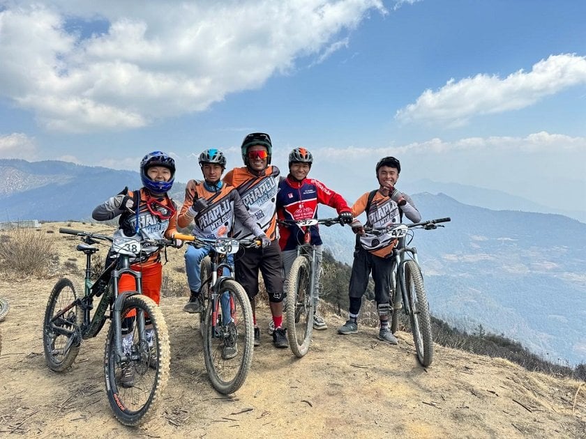 फ्रान्सका ह्यूगो र क्यानडाकी कोरिनले जिते एन्डुरो रत्नाङ्गेको उपाधि