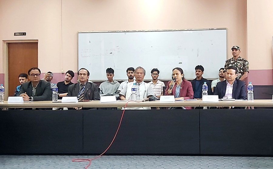 सूचना प्रविधिलाई सर्वसाधारणले बुझ्ने गरी अगाडि बढाउनुपर्ने : सञ्चार मन्त्री शर्मा