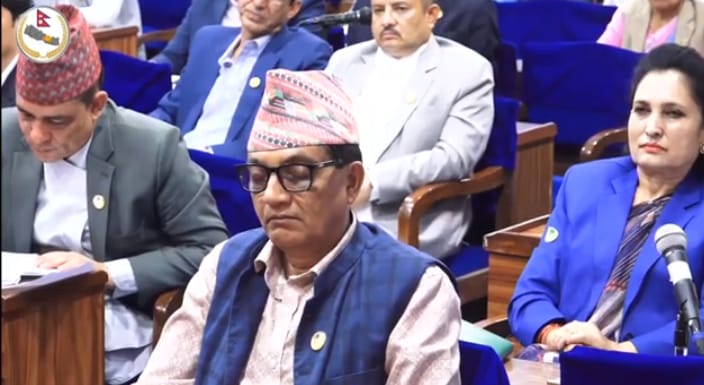 प्रदेश सभामा एमाले नेता थपलिया निदाएको तस्बिर भाइरल