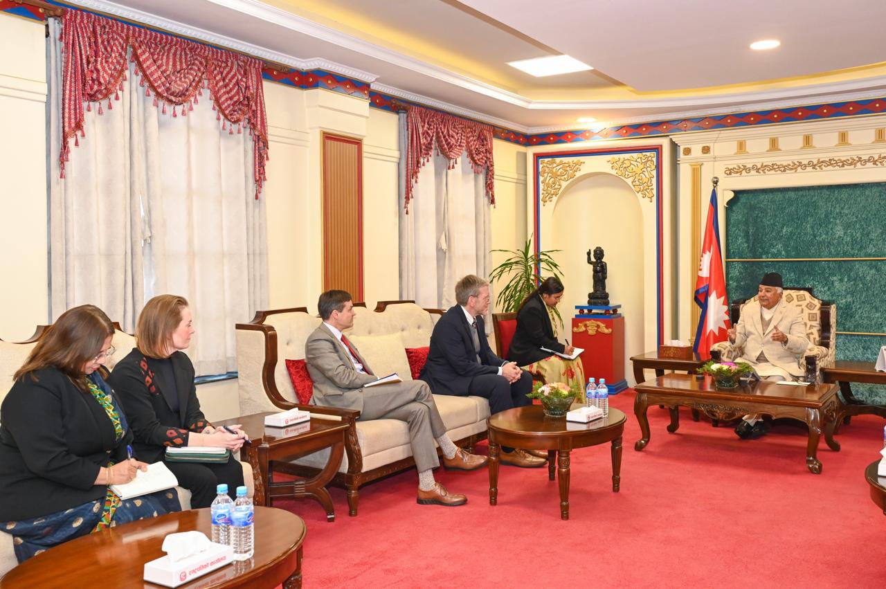 राष्ट्रपति पौडेलसँग अमेरिकाका राजदूत डिन आर थम्पसनको बिदाई भेट